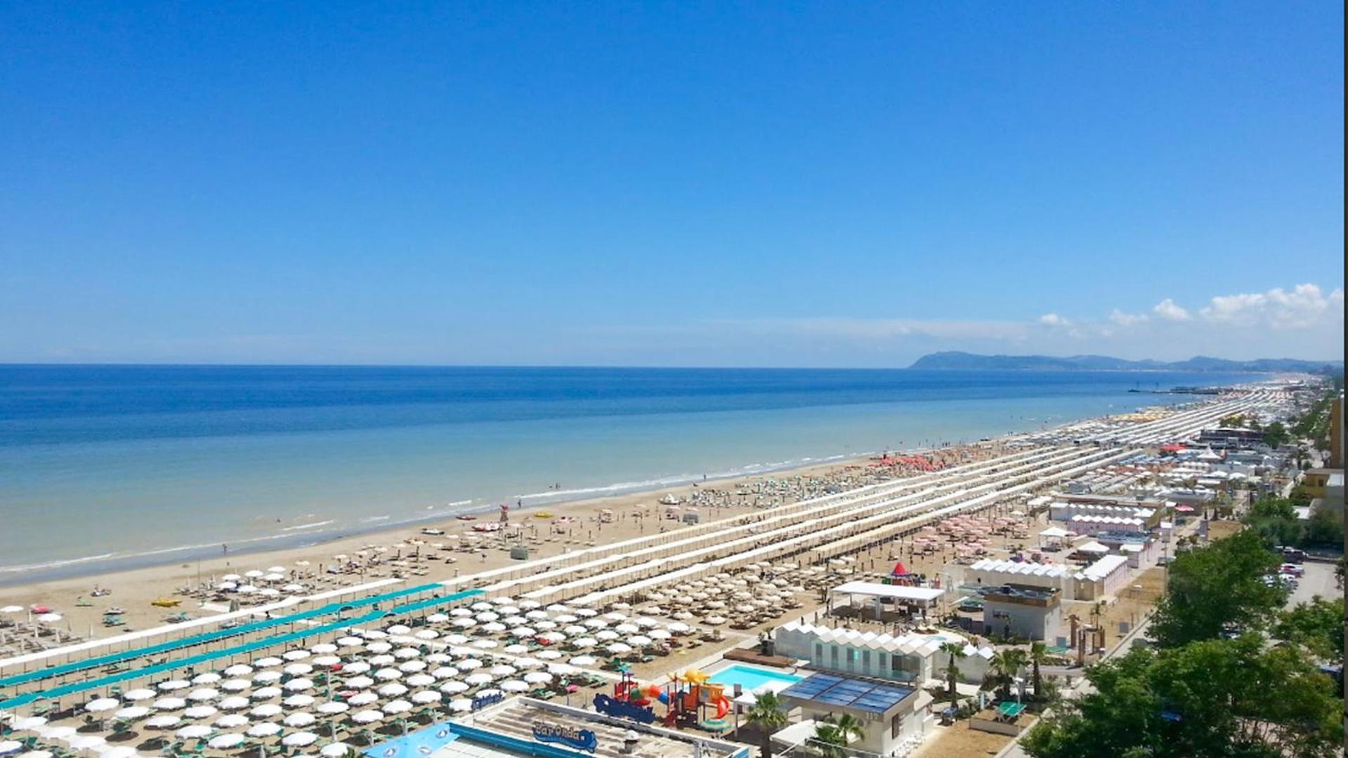 Hotel Avana Fronte Mare ริชโชเน ภายนอก รูปภาพ