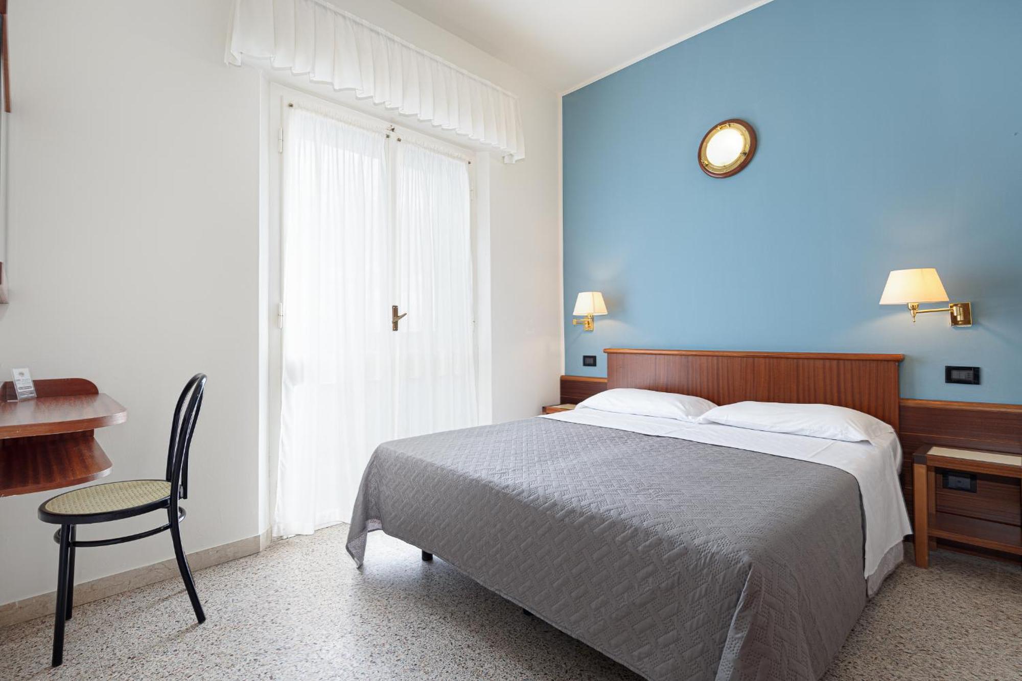 Hotel Avana Fronte Mare ริชโชเน ภายนอก รูปภาพ