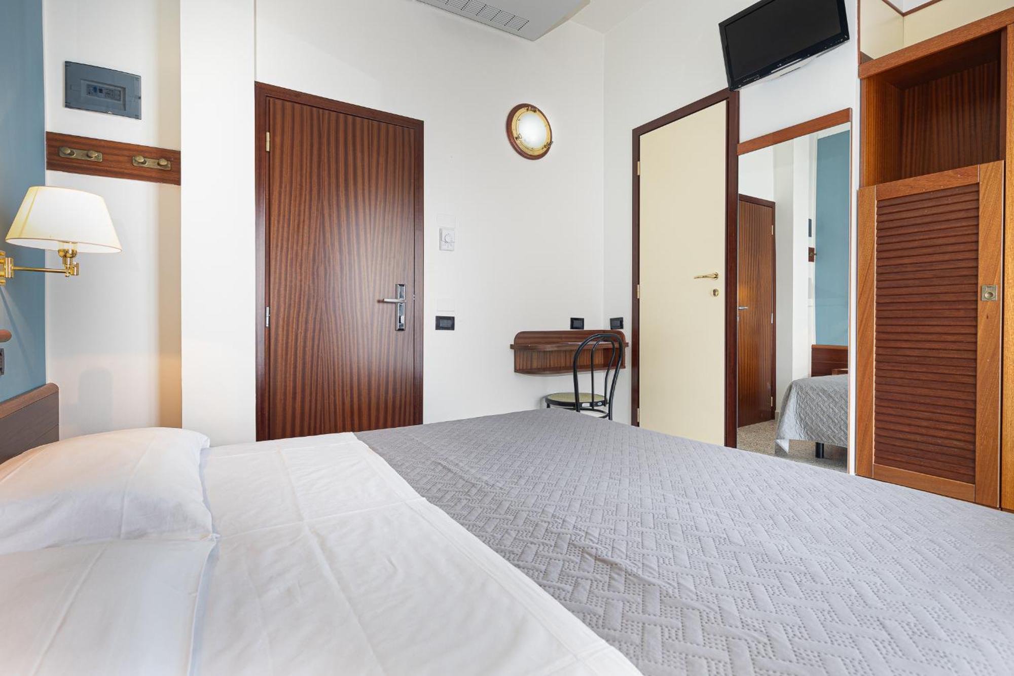 Hotel Avana Fronte Mare ริชโชเน ภายนอก รูปภาพ