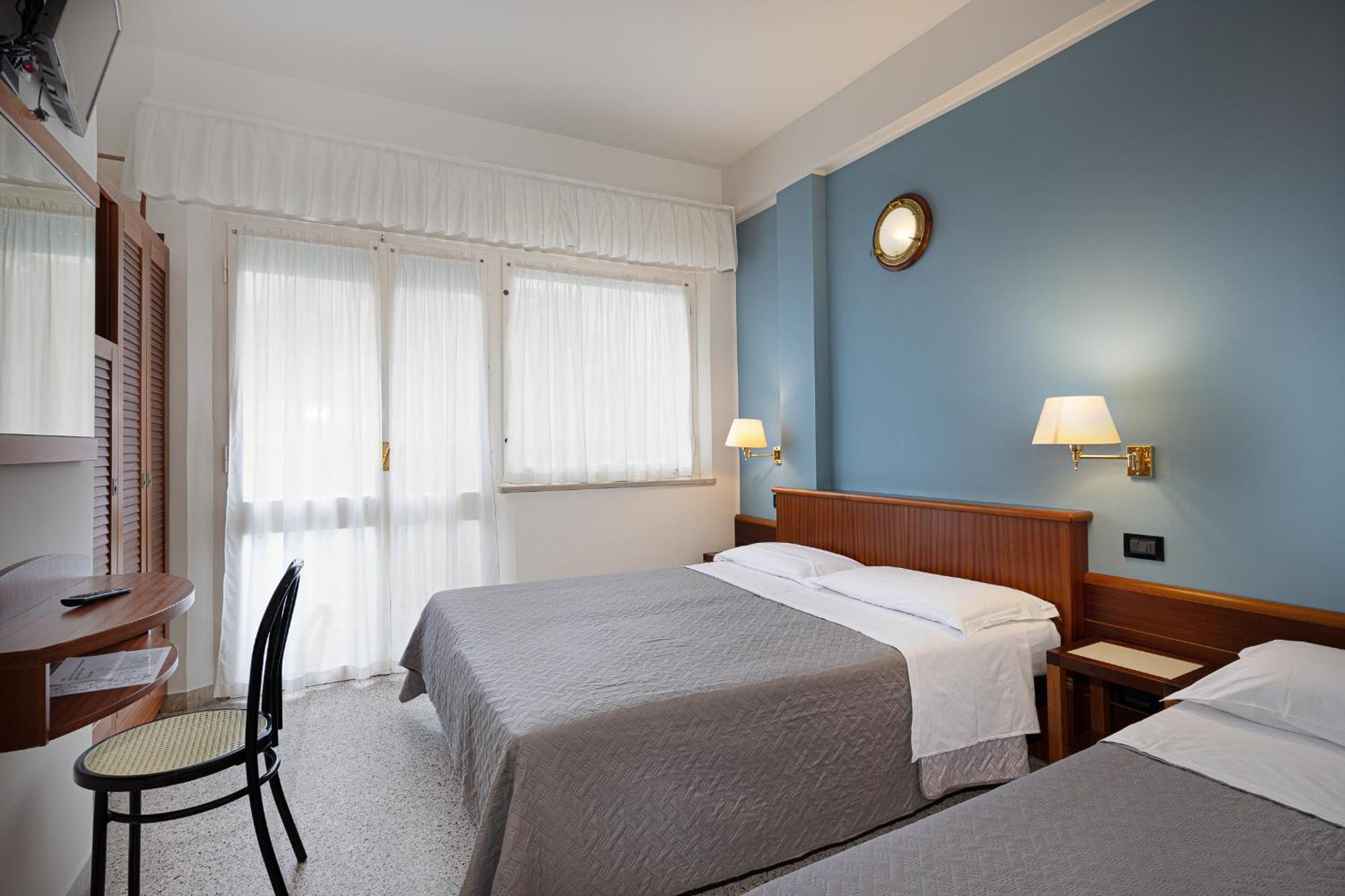 Hotel Avana Fronte Mare ริชโชเน ภายนอก รูปภาพ