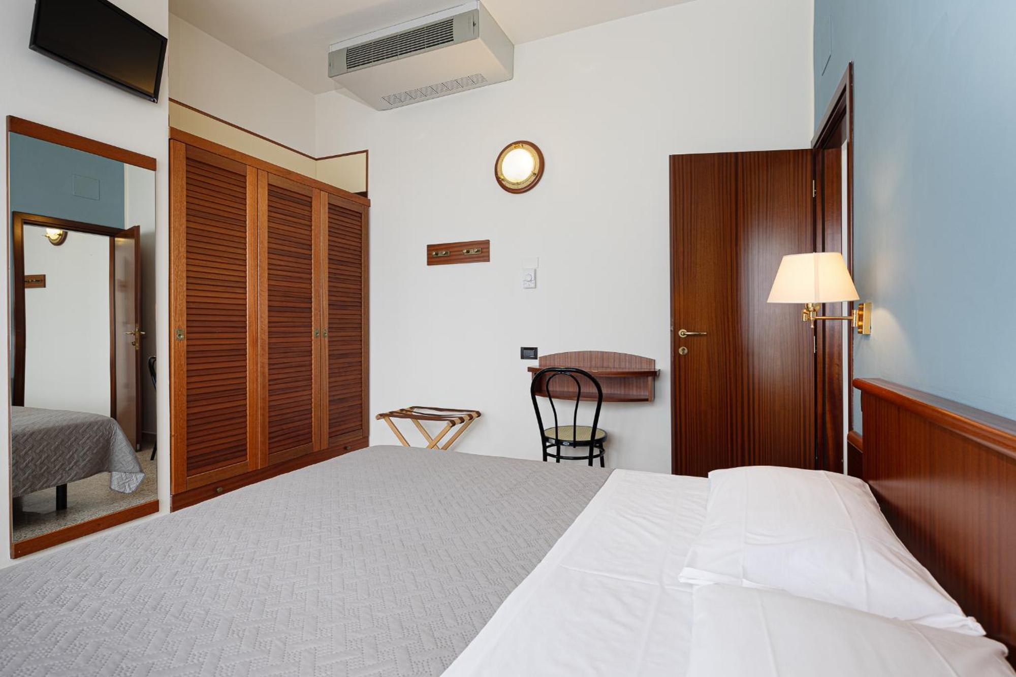 Hotel Avana Fronte Mare ริชโชเน ภายนอก รูปภาพ