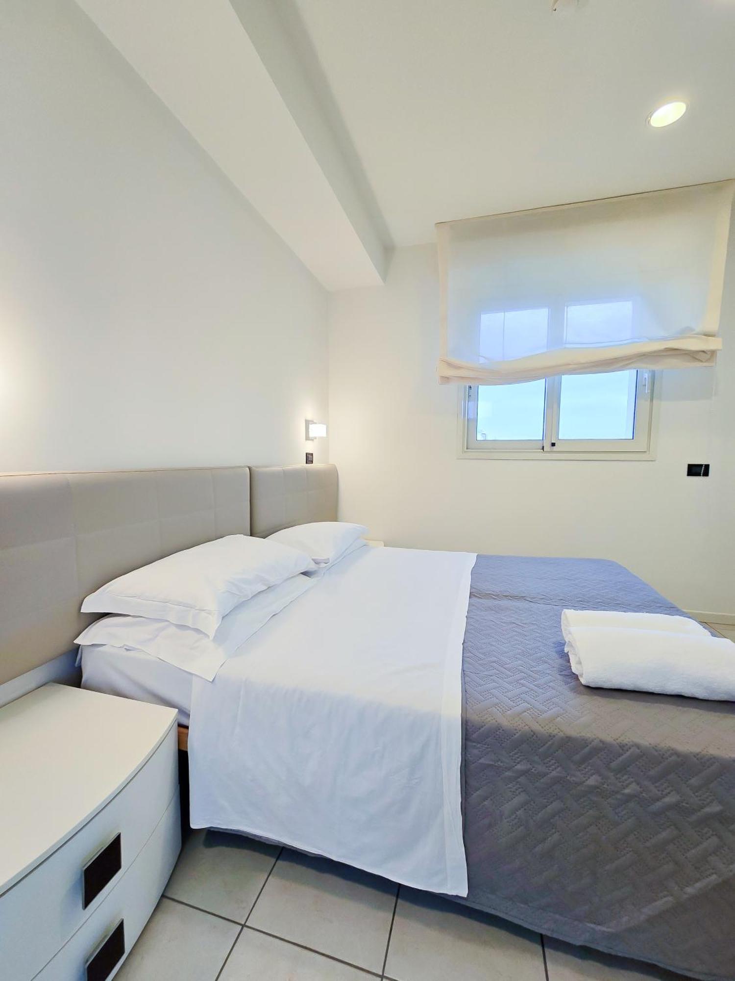 Hotel Avana Fronte Mare ริชโชเน ภายนอก รูปภาพ
