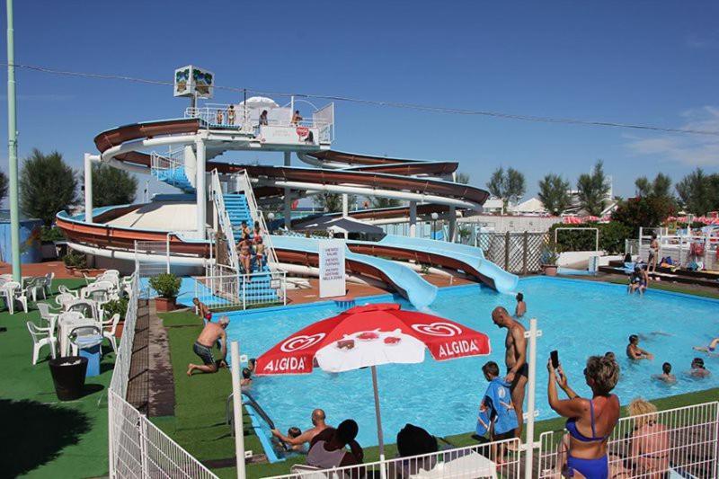 Hotel Avana Fronte Mare ริชโชเน ภายนอก รูปภาพ