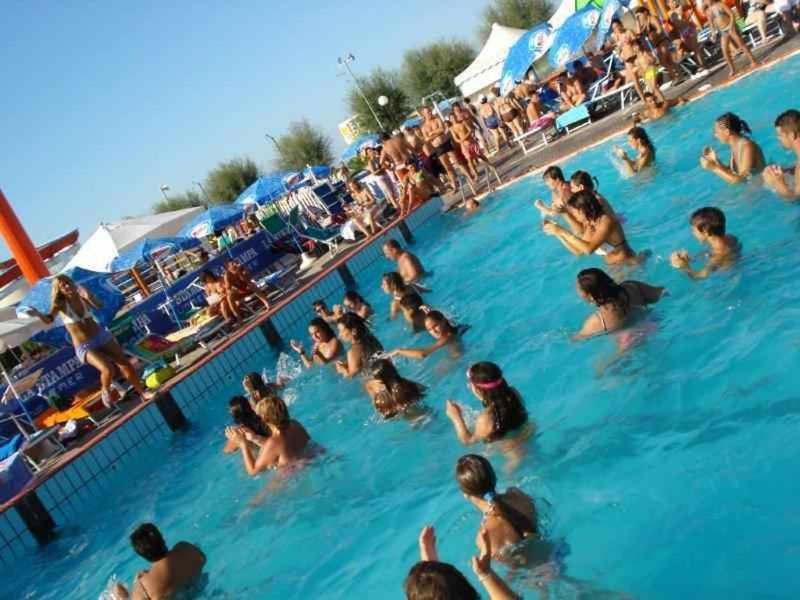 Hotel Avana Fronte Mare ริชโชเน ภายนอก รูปภาพ