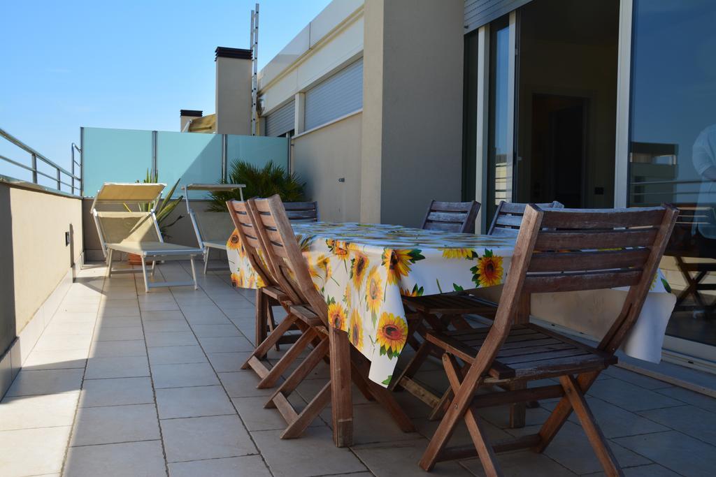 Hotel Avana Fronte Mare ริชโชเน ภายนอก รูปภาพ