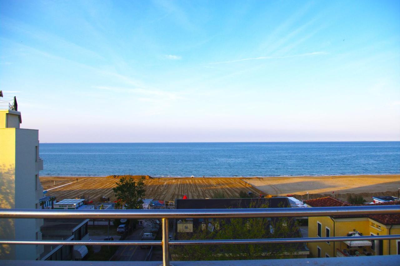 Hotel Avana Fronte Mare ริชโชเน ภายนอก รูปภาพ