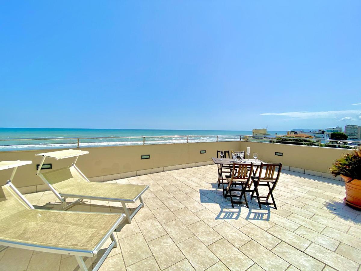 Hotel Avana Fronte Mare ริชโชเน ภายนอก รูปภาพ